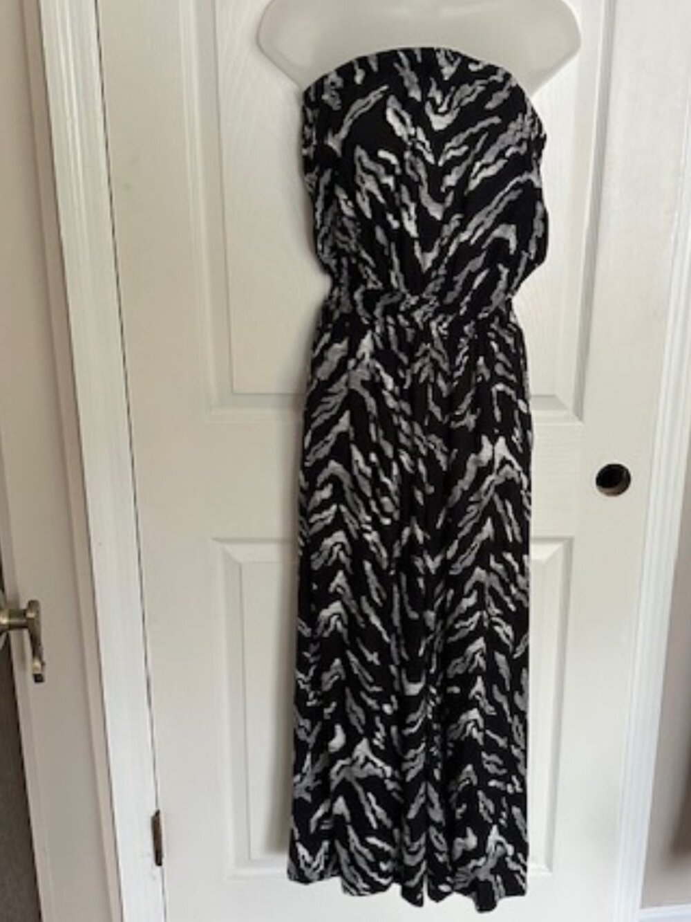 Peyton Jensen Black and Silver Strapless Crop Jumpsuit - Size S